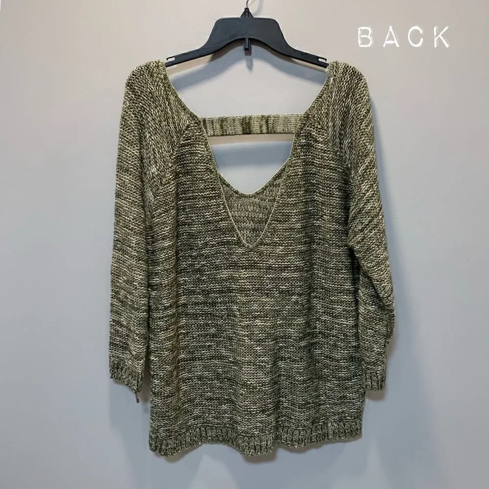 NWT SUSINA Olive green/white knit Deep V-Neck Strap Back Sweater Size 1X